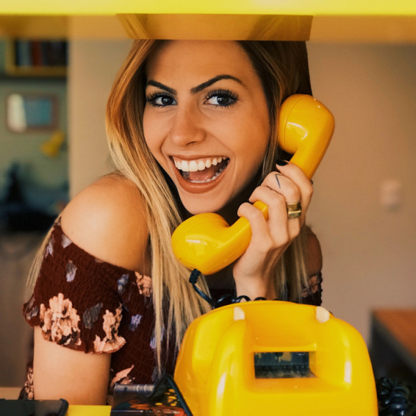 Outfity retro w odświeżonej odsłonie – must have eleganckich stylizacji