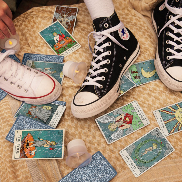 Damskie sneakersy z kolekcji Classic Chuck – popularne modele