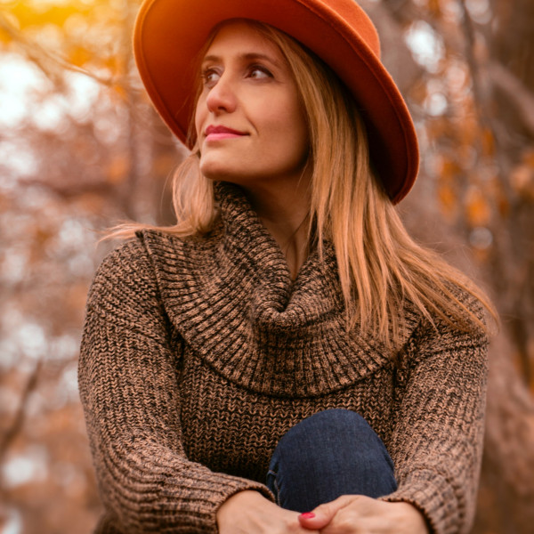 Swetry, golfy i kardigany – to najlepszy czas na uzupełnienie garderoby