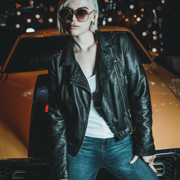 Ekoskóra i ekologiczne futra w lookach z pazurem. Poradnik stylu