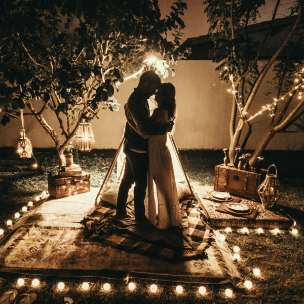 Już za kilka dni Walentynki! Co włożyć na domową randkę we dwoje?