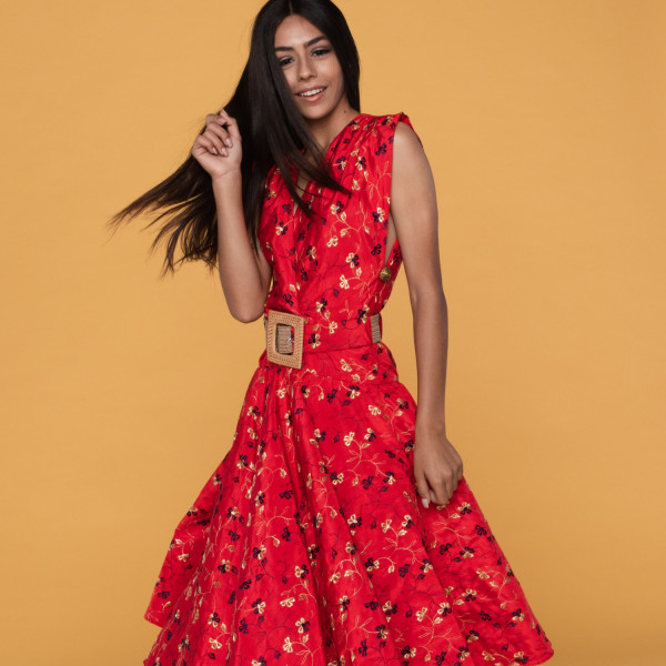 Kwiatowe sukienki w jesiennych stylizacjach