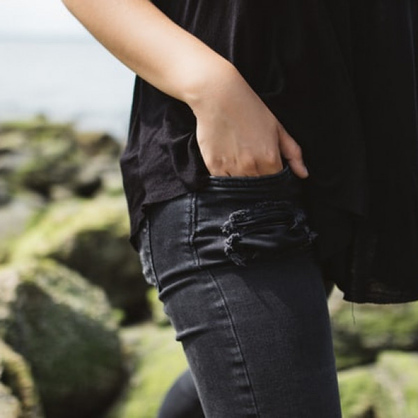 W jaką odzież damską wyposażyć się na okres zimowy? Przydatne porady