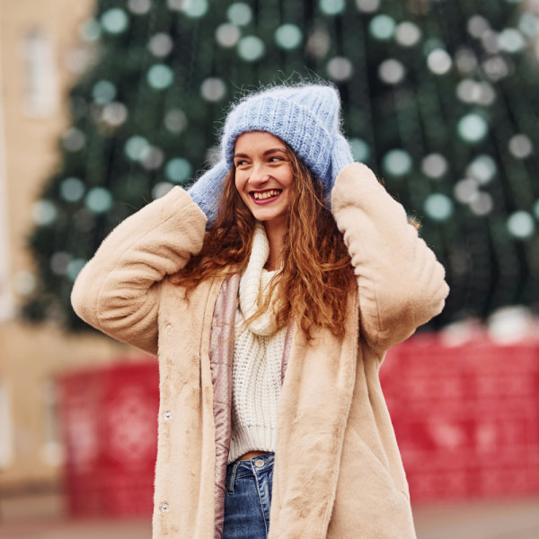 Modne kurtki damskie na zimę. Sprawdź, co warto nosić w tym sezonie!