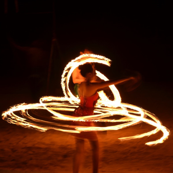 Gotowa na sylwestra? Zobacz sukienki i kombinezony!