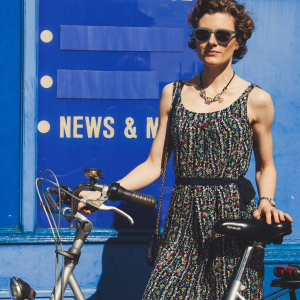 Rower, spacer, a może górska wycieczka? Wygodne spodnie i T-shirty dla Ciebie