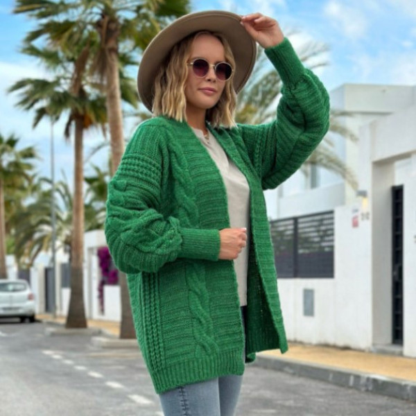 Kardigany: Twoje nowe must-have w jesiennej garderobie