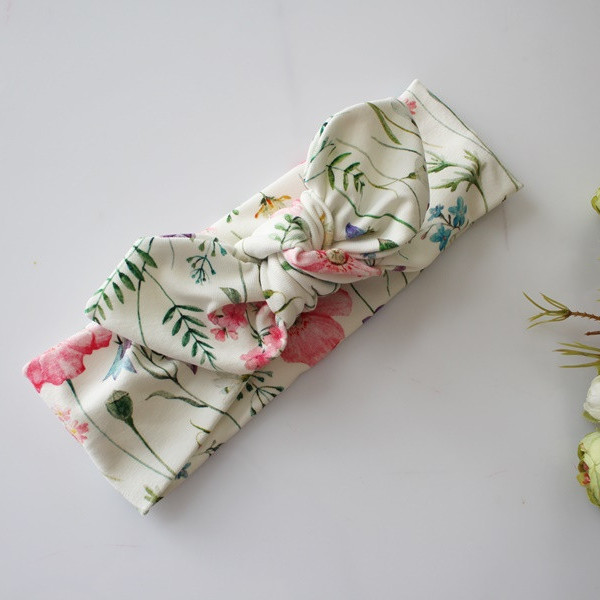 Wielki powrót opasek do włosów