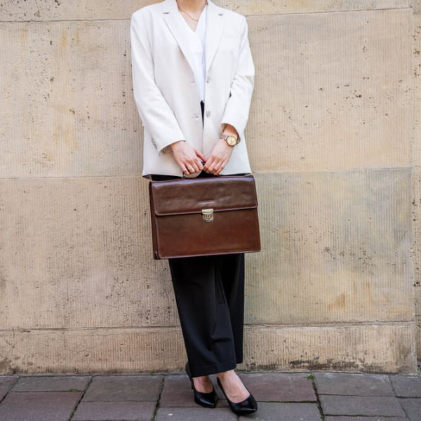 Torebka czy damski plecak do pracy - co wybrać?