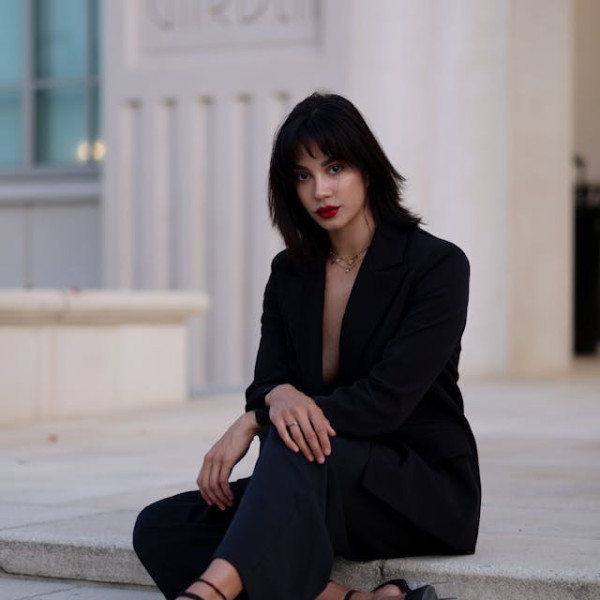 Elegancki komplet damski – sprawdzony sposób na udaną stylizację