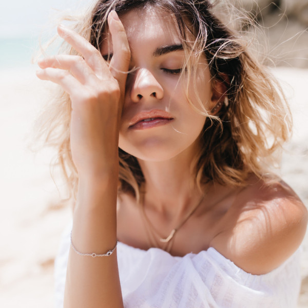 Delikatna biżuteria w letnim stylu