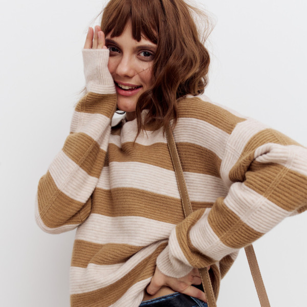 Swetry i sweterki do casualowych stylizacji