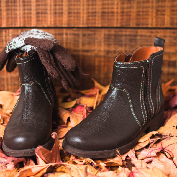 Jak dbać o skórzane botki i kozaki zimą?