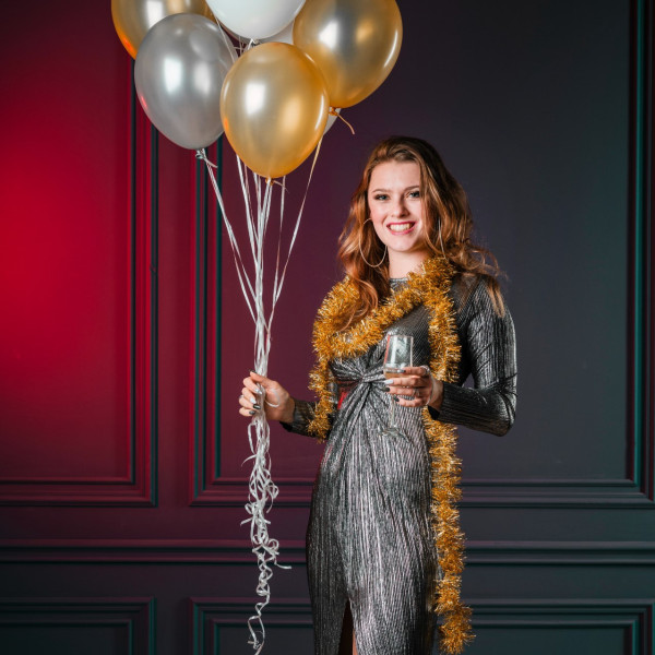 Imprezowe sukienki z klasą – zabłyśnij w sylwestra!