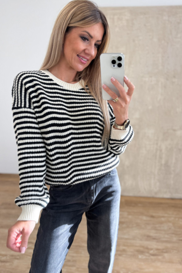 Sweter w cienkie paseczki pasion - waniliowo czarny