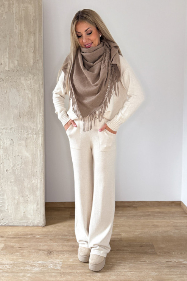 Chusta gładka z frędzlami - ciemny beż