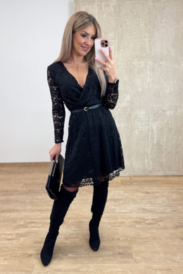 Sukienka koronkowa kopertowa amore – czarna