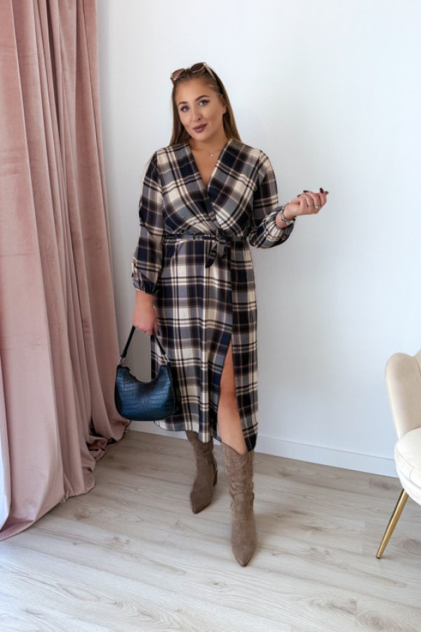 Sukienka nietoperzowa midi w krateczkę z rozcięciem na nogę marina