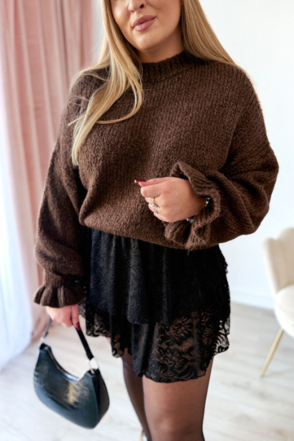 Sweterek z falbanką przy rękawie creamy day - czekolada