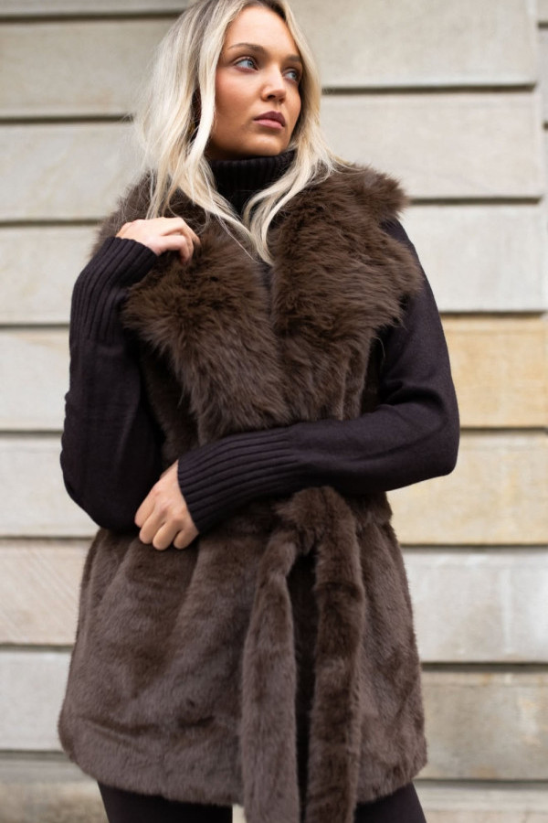 Futerkowa kamizelka elgance| czekolada