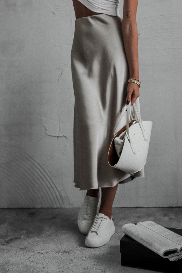 Spódnica midi mystic night o satynowym wykończeniu taupe