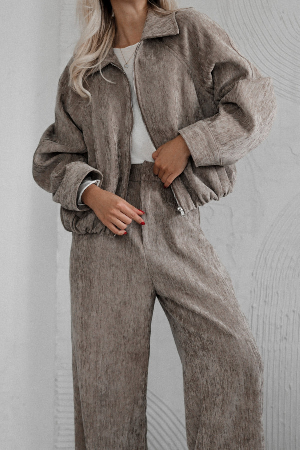 Kurtka coffee run o kroju bomberki beżowa