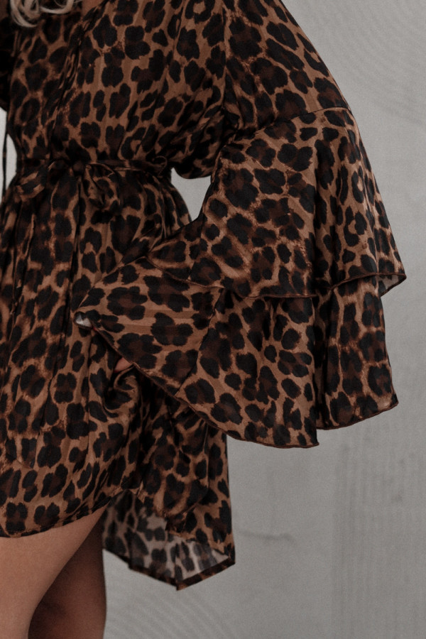 Sukienka nash o luźniejszym kroju w panterkę brązowa