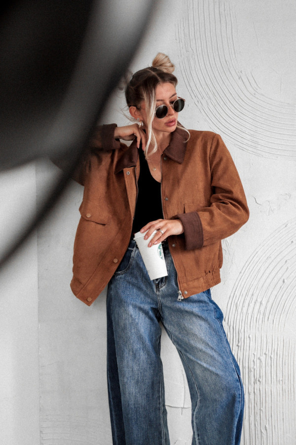 Kurtka typu bomberka apres-chic z kontrastowym kołnierzem