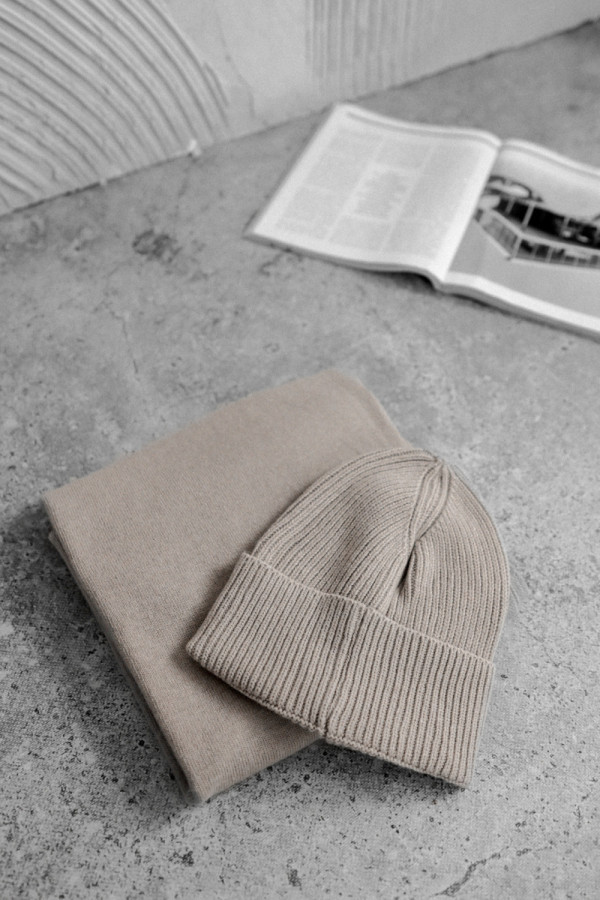 Czapka + szalik edge of amalfi z domieszką kaszmiru i wełny taupe