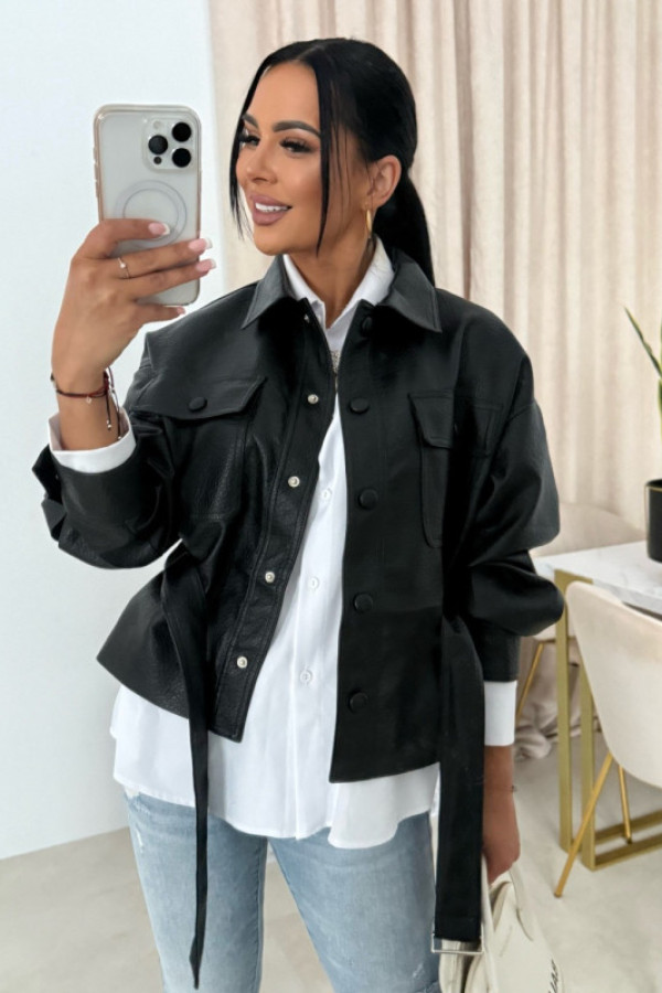 Czarna ramoneska oversize na podszewce – zapinana na napy z paskiem i kieszeniami nalia