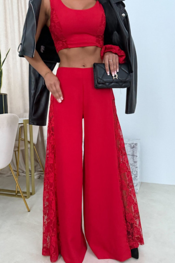 Czerwone szerokie spodnie dzwony z koronką i krytym zamkiem z tyłu laila