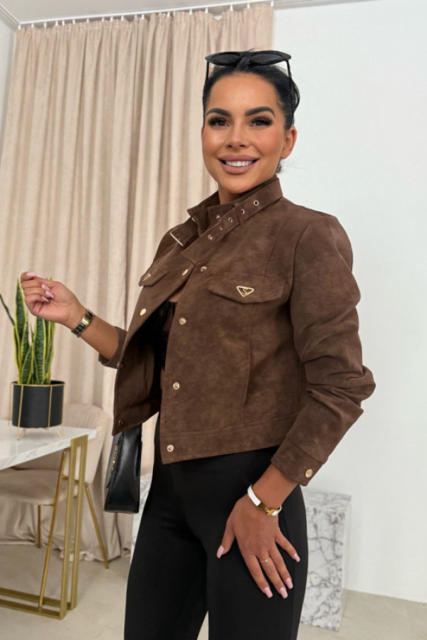 Brązowa zamszowa kurtka damska na złote napy – styl i lekkość w jednym lisa