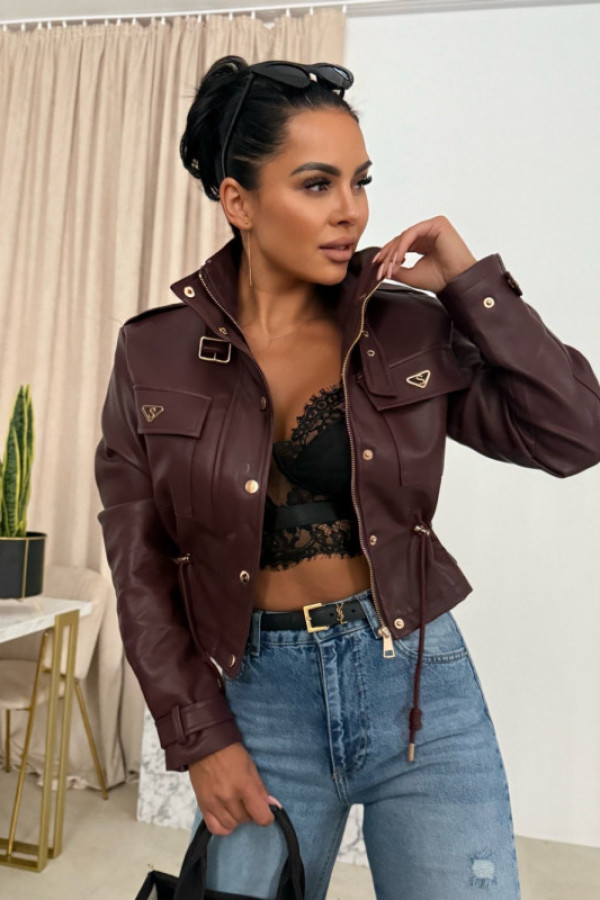Bordowa kurtka damska z eko skóry na złote napy – styl i lekkość w jednym livia