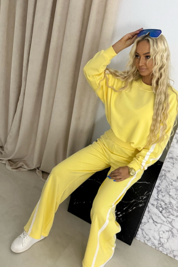 Polski komplet dresowy żółty z białym lampasem atina
