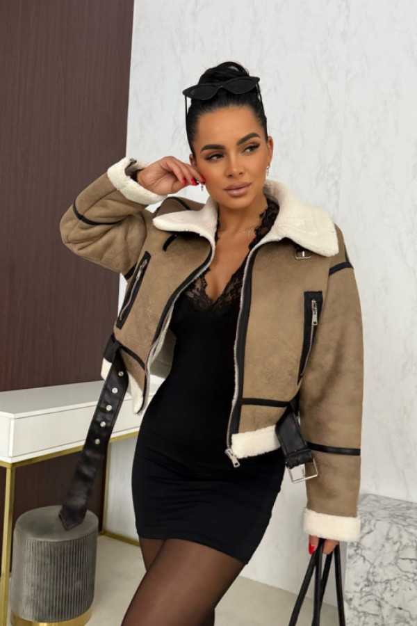 Beżowo-biały kożuszek damski z paskiem i kieszeniami loren