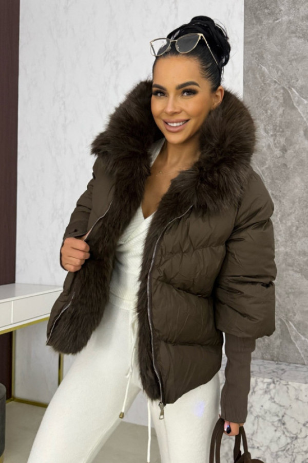 Brązowa puchowa kurtka damska ze ściągaczem przy rękawach lila