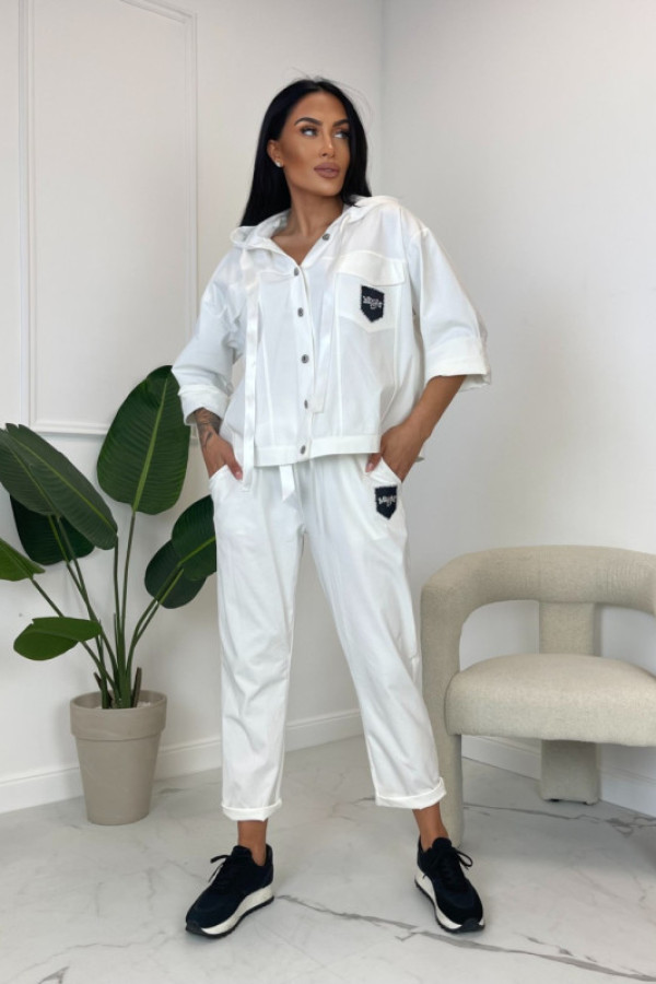 Kurtka ze ściągaczami biała