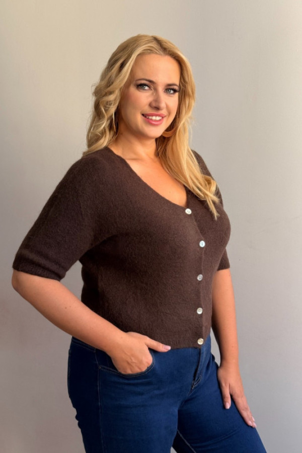 Sweterek z guziczkami czekoladowy