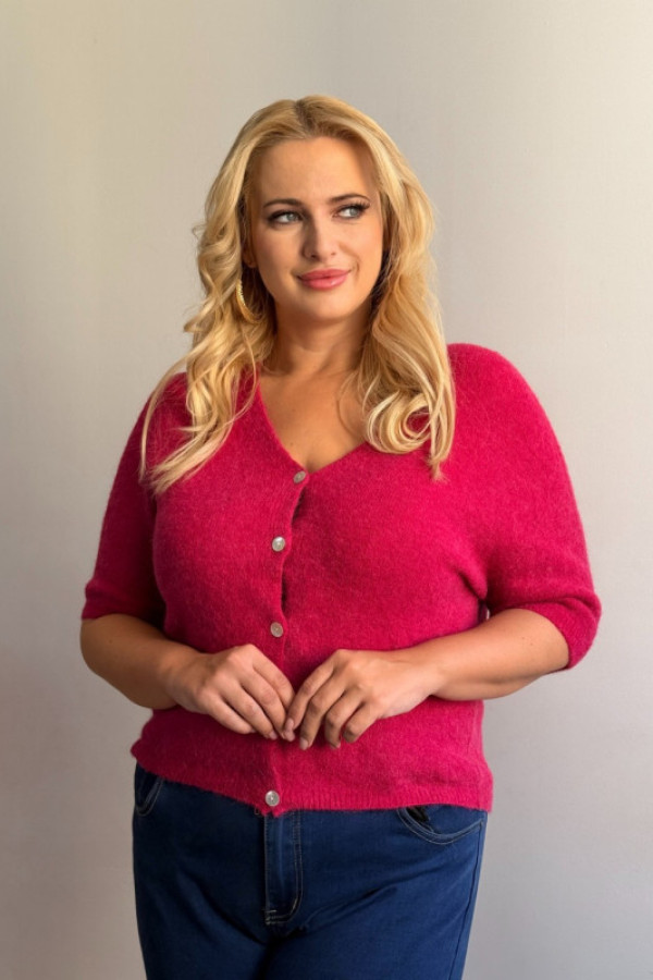 Sweterek z guziczkami fuksja