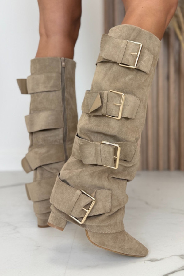 Kozaki z klamrami beżowe