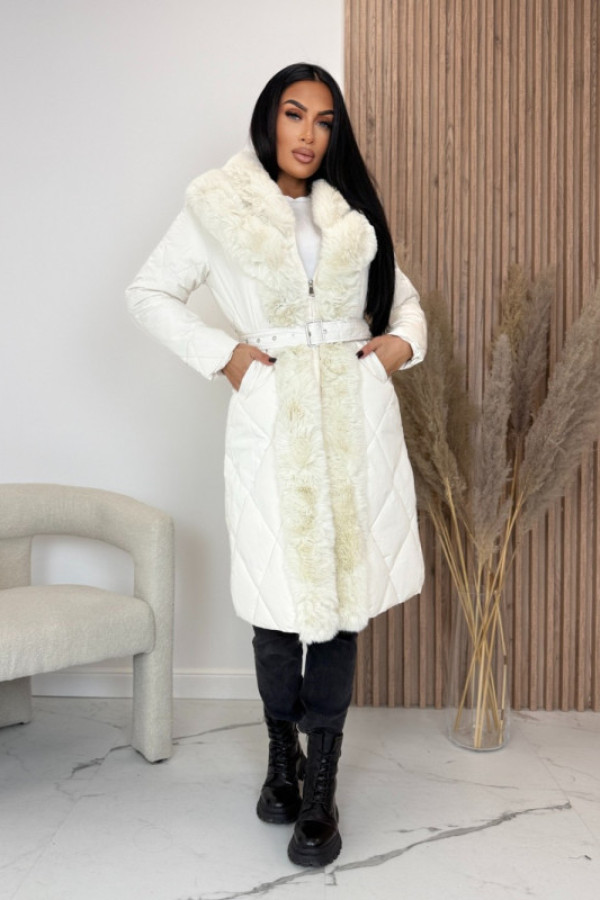 Kurtka pikowana z futerkiem kremowa