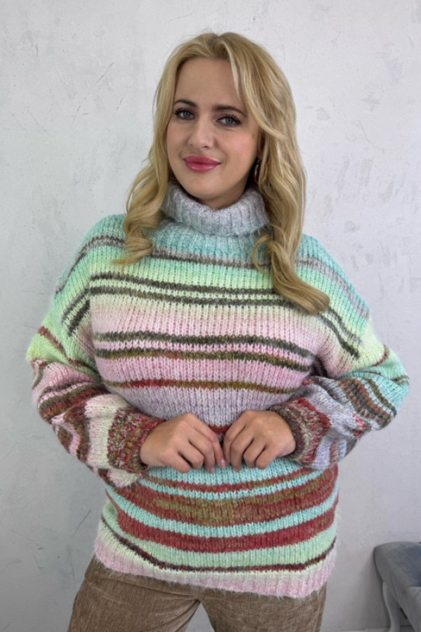 Sweterek oversize w paski z golfem