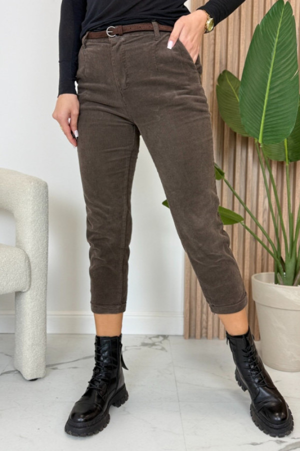 Brązowe spodnie sztruksowe z paskiem