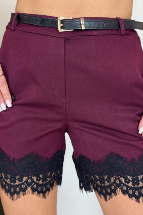 Spodenki z dodatkiem koronki