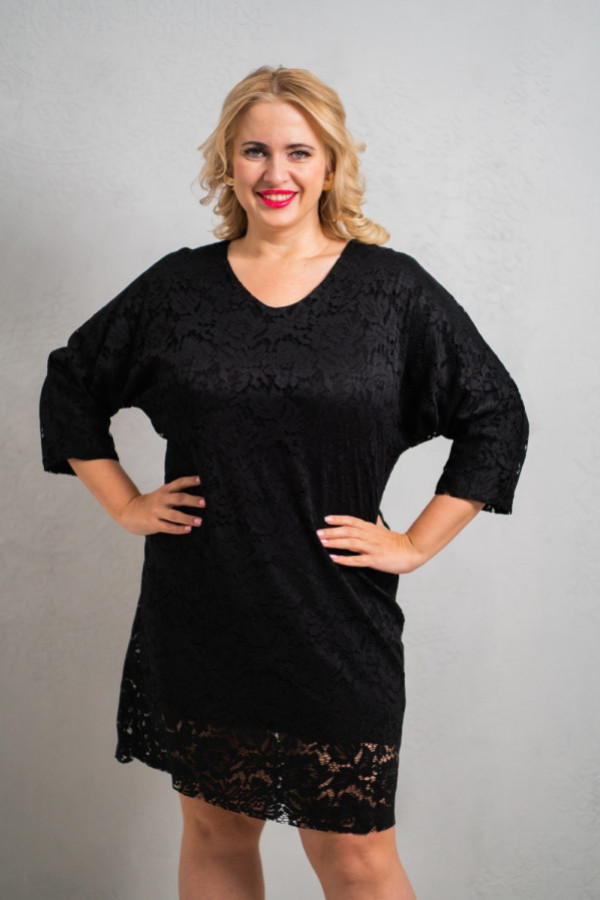 Koronkowa sukienka plus size