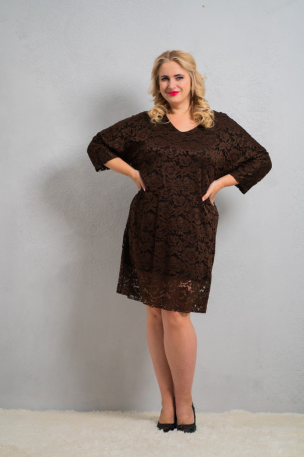 Koronkowa sukienka plus size