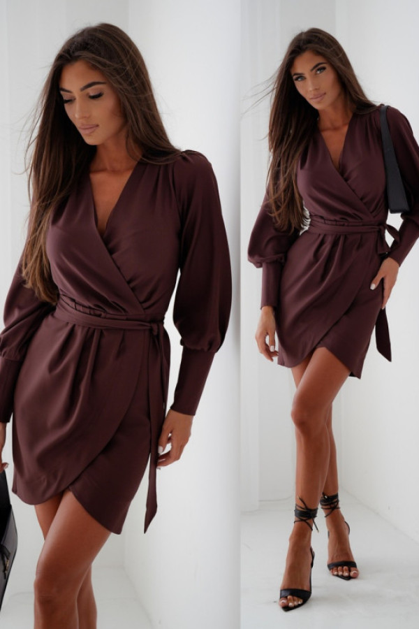 Kopertowa sukienka z paskiem vemres brązowa