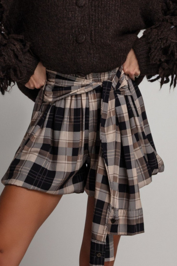 Wiskozowe spodenki w kratę z wiązaniem estefano beżowe