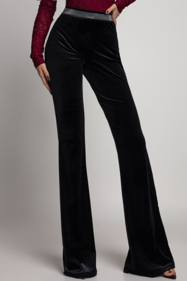Welurowe spodnie flare z cyrkoniami demorio czarne