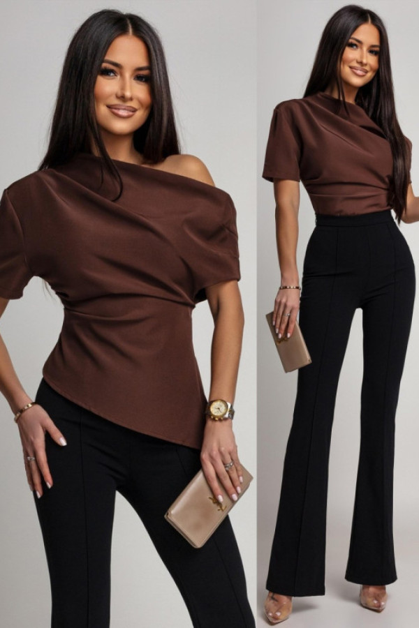 Asymetryczna bluzka z odkrytym ramieniem arabelia brązowa